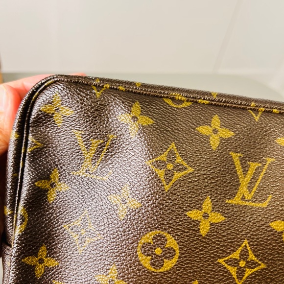 Toiletry 23 make up pouch ✔️Sold - Picture 15 of 16